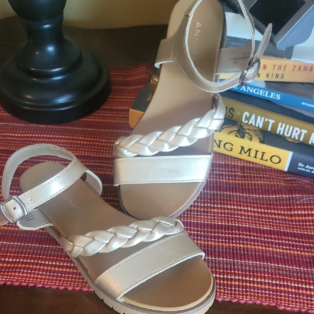 Cute Gold Sandals